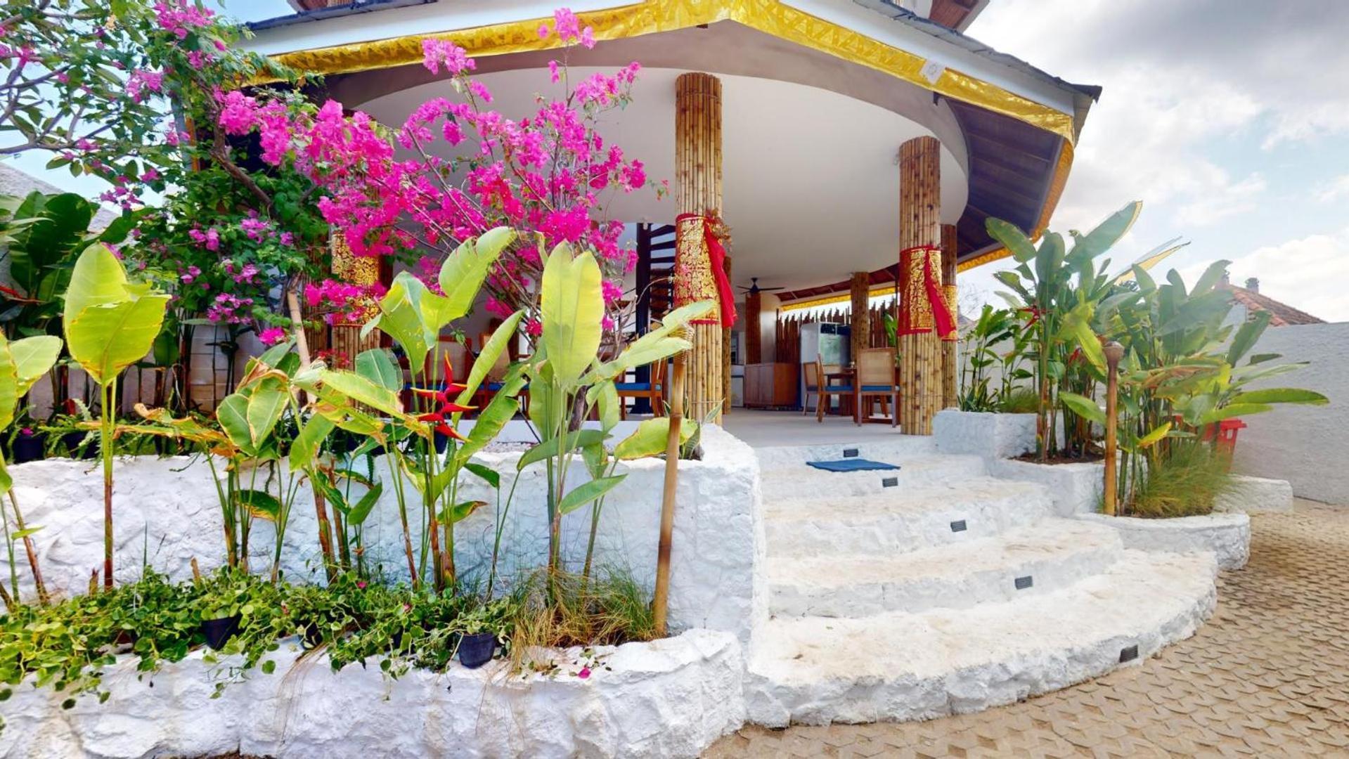 Segara Seaside Resort Lembongan Exterior photo